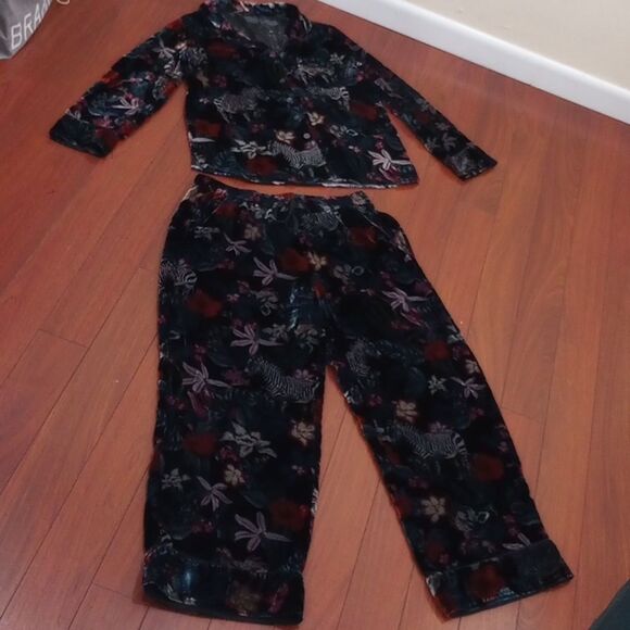 Banana Republic Velvet Watercolor Zebra Pajama Set Lounge Set, Size M - NWOT - Picture 6 of 13